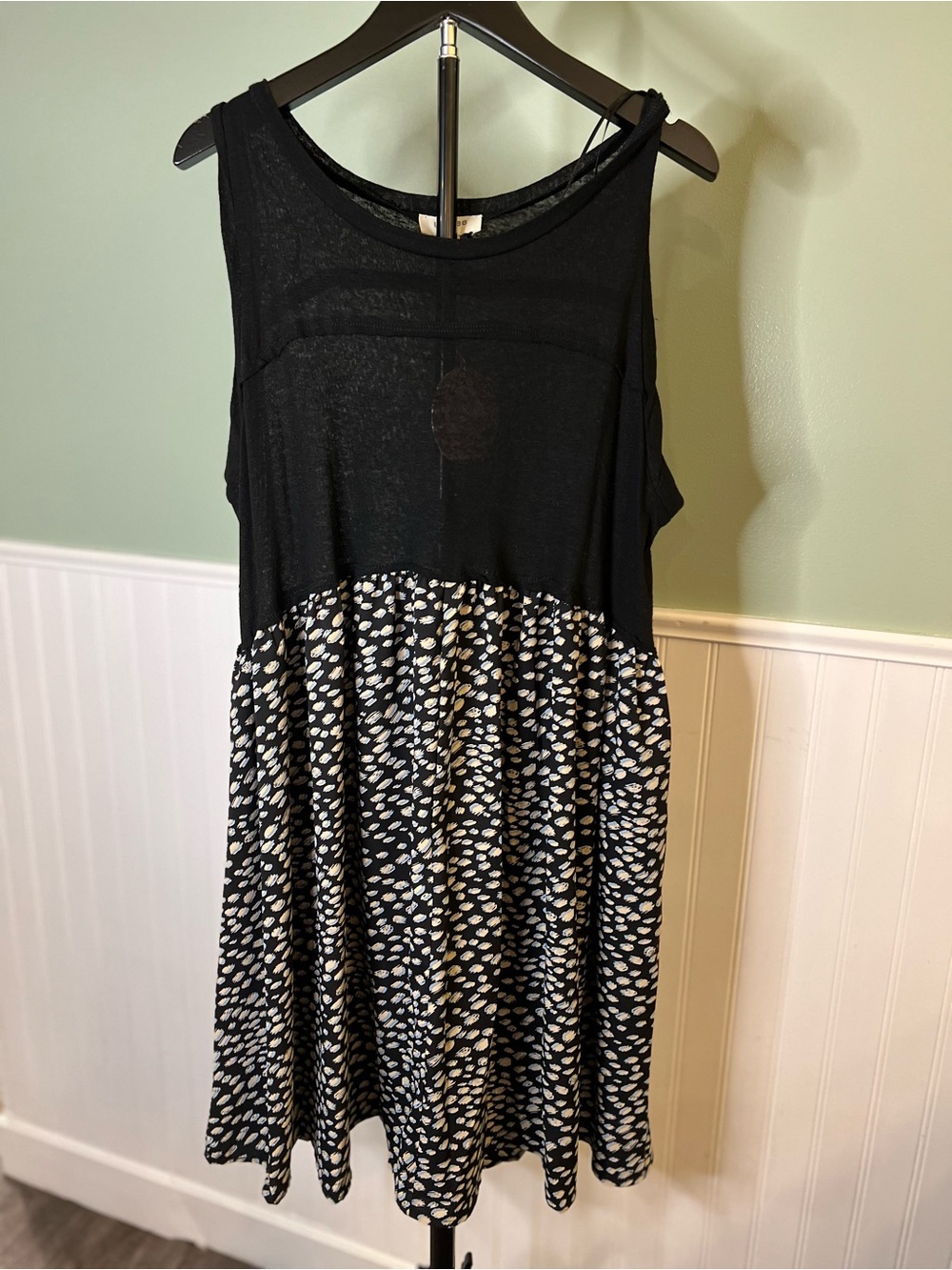 NEW- Umgee Black and White Sleeveless Mixed-Print Dress. Size S